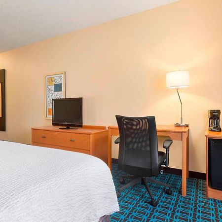 Fairfield Inn Расин Экстерьер фото